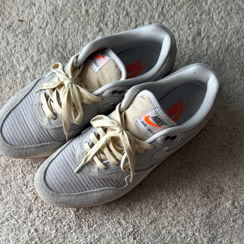 Nike Air Max 1 Gray and Cream Sneakers Low-Top Mesh Design